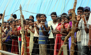 Hundreds of thousands of internally displaced ethnic Tamils are being held in refugee camps in Sri Lanka. (AP)