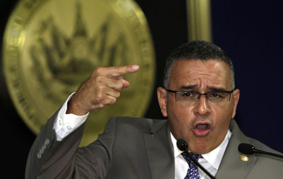 El presidente de El Salvador, Mauricio Funes, negó que su gobierno participara en negociaciones con pandillas para reducir el número de homicidios. (AP/Luis Romero)