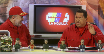 Chávez on La Hojilla with host Mario Silva. (Reuters/Miraflores Palace)