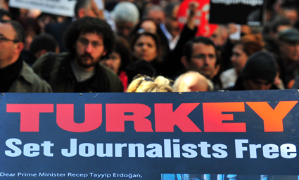 Türkiye'de en az 49 gazeteci hala hapiste. (AFP)