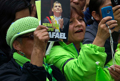 Simpatizantes del Presidente Rafael Correa en un acto político el 9 de febrero en Quito, Ecuador. (Reuters/Guillermo Granja)