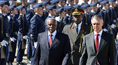 Angolan President Jose Eduardo dos Santos (left) and Anibal Cavaco Silva, president of Portugal, in Lisbon in 2009. (AFP/Joao Cortesao)