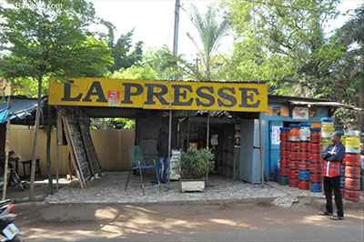 News stands in Mali are empty as journalists strike. (news.abamako.com)