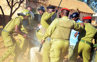 Police fired a tear canister during a September 2012 altercation outside Iringa, killing  journalist Daudi Mwangosi. (Wavuti)