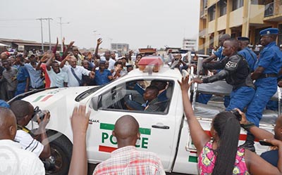 Rugurika, director of Radio Publique Africaine, is taken to jail by police. (IWACU)