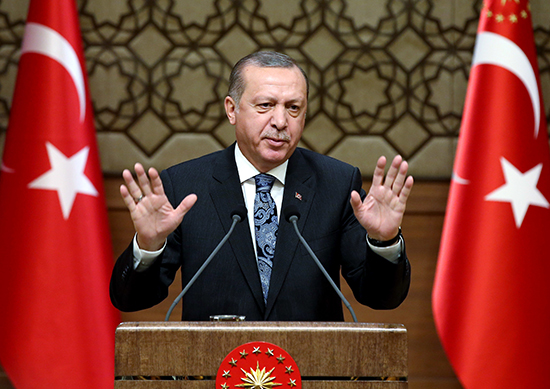 Turkish President Recep Tayyip Erdoğan addresses local government officials in Ankara, January 19, 2017. (Yasin Bulbul/Presidential Press Service/Pool via AP)