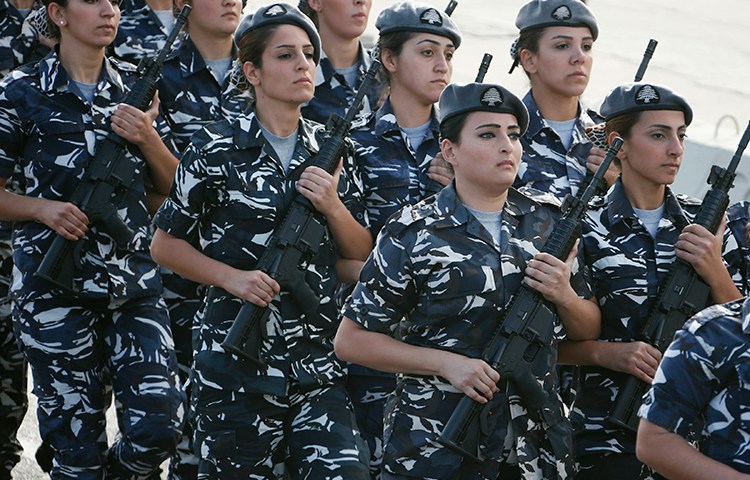 Lebanese Internal Security Forces parade in downtown Beirut on the 70th anniversary of Lebanon's independence, November 22, 2013. (Reuters/Mohamed Azakir)