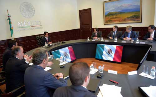 Mexican President Enrique Peña Nieto meets with a CPJ delegation in which he pledges to prioritize impunity and journalist safety. (Los Pinos)