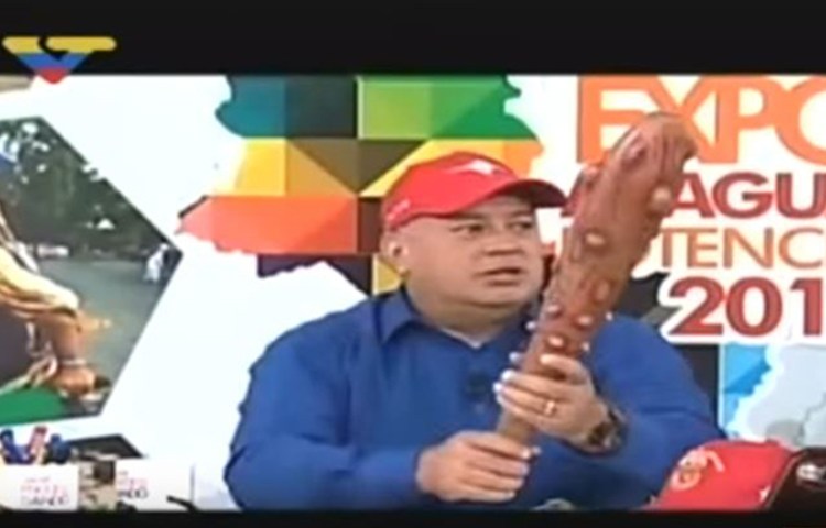 Tela mostra o legislador venezuelano Diosdado Cabello em seu programa na emissora estatal VTV.