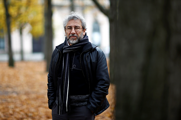 Can Dündar in Berlin, November 4, 2016 (Reuters/Axel Schmidt)