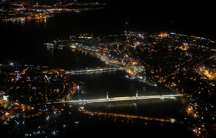 A view of Istanbul through the window of a passenger aircraft on December 29, 2017. (Reuters/Marko Djurica)