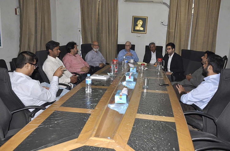 CPJ Program Coordinator Steve Butler and Multimedia Producer Mustafa Hameed speak to journalists at the Karachi Press Club in February. (CPJ)