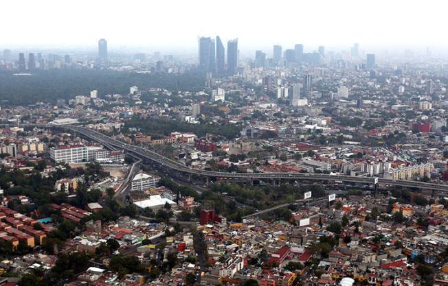 Uma visão da Cidade do México, México, em 24 de abril de 2018. Héctor González Antonio, correspondente do jornal Excelsior e da TV Imagen, foi encontrado morto no norte do estado mexicano de Tamaulipas em 24 de maio de 2018, segundo os informes. (Reuters / Gustavo Graf)