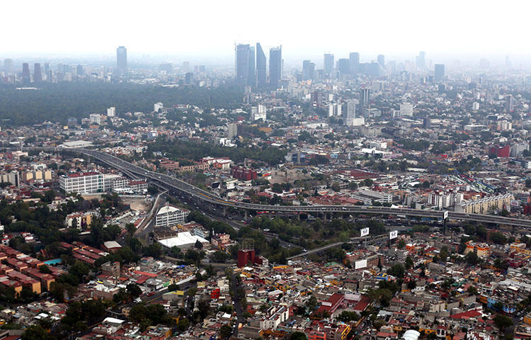 Uma visão da Cidade do México, México, em 24 de abril de 2018. Héctor González Antonio, correspondente do jornal Excelsior e da TV Imagen, foi encontrado morto no norte do estado mexicano de Tamaulipas em 24 de maio de 2018, segundo os informes. (Reuters / Gustavo Graf)