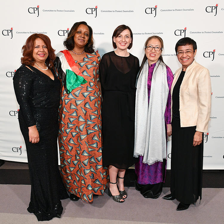 Luz Mely Reyes, Amal Habbani, Anastasiya Stanko, Nguyen Ngoc Nhu Quynh, and Maria Ressa. (Getty Images/Dia Dipasupil)