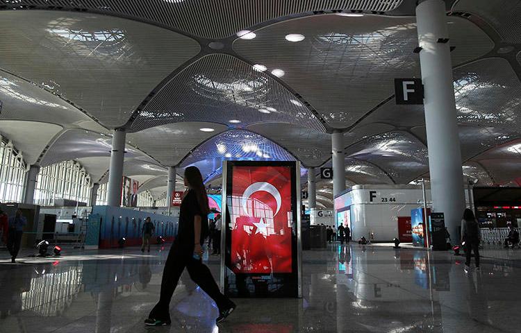 Istanbul's airport, pictured in October 2018. Turkish authorities on January 17 deported a Dutch journalist whom it said was alleged to have links to terrorism. (AP/Emrah Gurel)