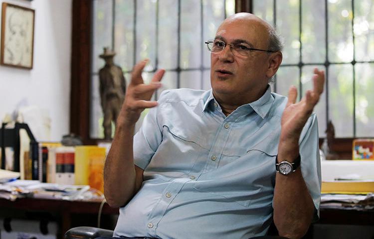 El periodista Carlos Fernando Chamorro habla durante una entrevista con Reuters en Managua, Nicaragua, el 24 de diciembre de 2018. El 20 de enero de 2019 Chamorro anunció que huyó a Costa Rica. (Reuters/Oswaldo Rivas)