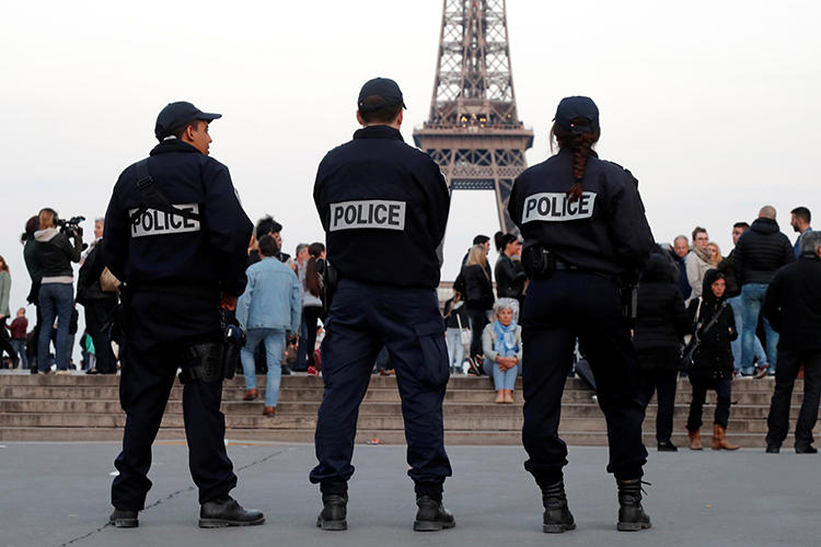 Police patrol in Paris, France, on April 21, 2017. Police recently responded to disruptions and a power outage at an event in Paris on press freedom in Morocco. (Charles Platiau/Reuters)