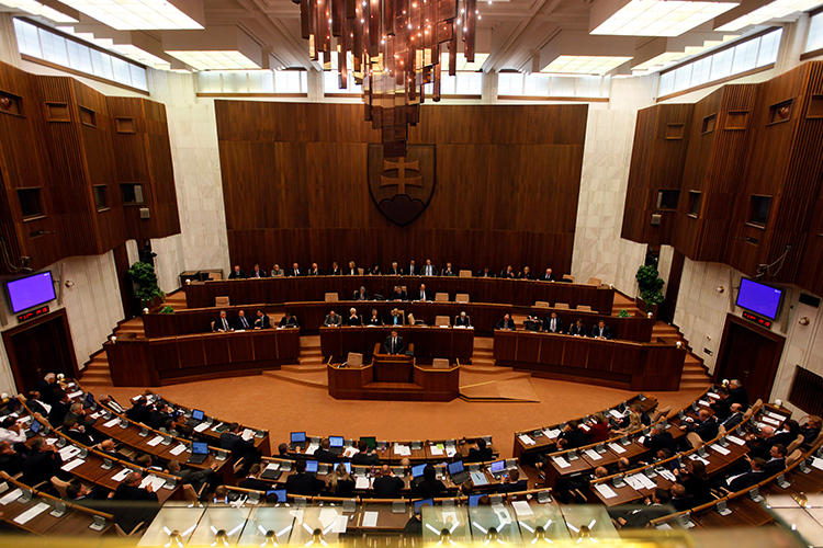 The Slovak Parliament is seen on October 11, 2011. CPJ calls on the country not to pass an amendment to its press law that would require publications to feature replies to their coverage by politicians and public officials. (Petr Josek/Reuters)