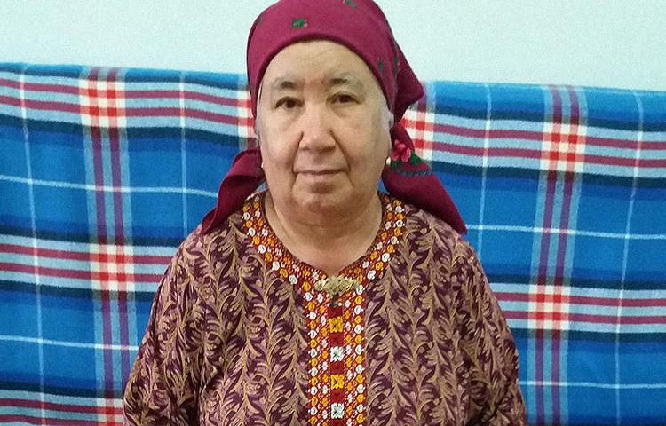 Soltan Achilova, as seen in November 2017 in her house in Ashgabat, Turkmenistan. The journalist was recently barred from leaving Turkmenistan. (Photo: CPJ via Khronika Turkmenistana)