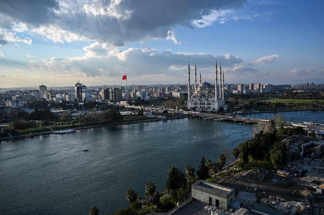 The Seyhan river in Adana, pictured on March 17, 2019. An unidentified gunman shot a journalist in the leg in the Turkish city, on May 24. (AFP/Ozan Kose)