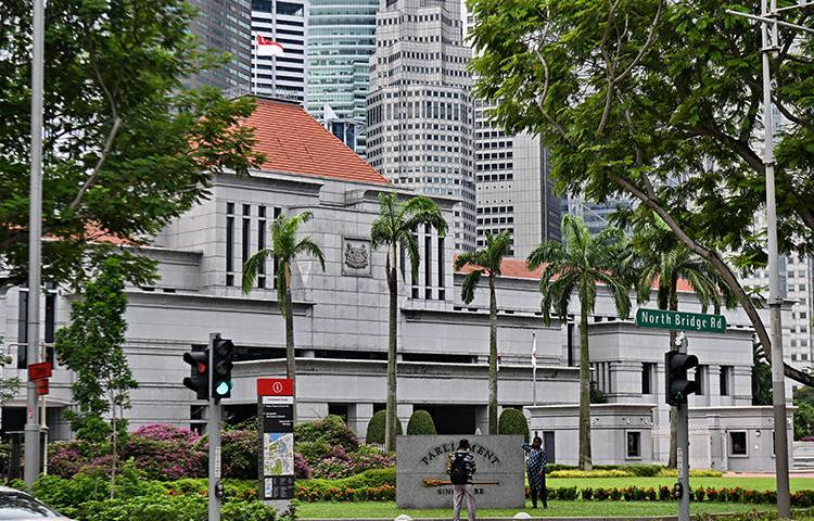 The Singapore parliament building is seen on April 29, 2019. The parliament recently passed a restrictive 'fake news' bill that endangers press freedom. (AFP/Roslan Rahman)