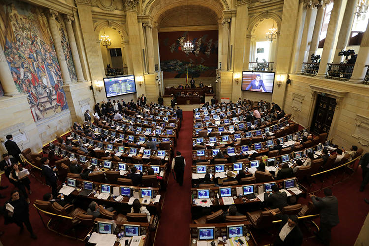 Vista del edificio del Congreso de Colombia, el 18 de diciembre de 2018. Varios legisladores recientemente hostigaron en línea a un periodista del New York Times y a una organización local de libertad de prensa, propiciando a que el periodista saliera del pais. (Reuters/Luisa González)