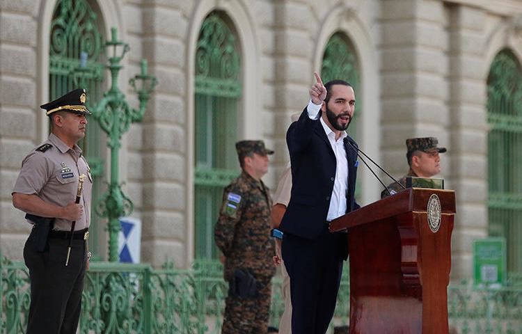 El Presidente de El Salvador Nayib Bukele en San Salvador, el 29 de julio de 2019.  Dos medios de periodismo de investigación fueron impedidos de participar en la conferencia de prensa en la residencia presidencial. (Reuters/Jose Cabezas)