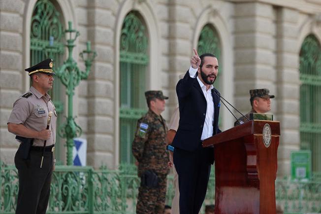 El Presidente de El Salvador Nayib Bukele en San Salvador, el 29 de julio de 2019.  Dos medios de periodismo de investigación fueron impedidos de participar en la conferencia de prensa en la residencia presidencial. (Reuters/Jose Cabezas)