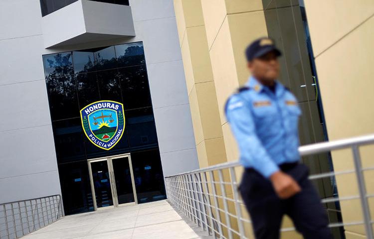 La sede de la Policía Nacional en Tegucigalpa, Honduras, el 26 de enero de 2018. La policía está investigando el asesinato del periodista hondureño Buenaventura Calderón. (Reuters / Edgard Garrido)