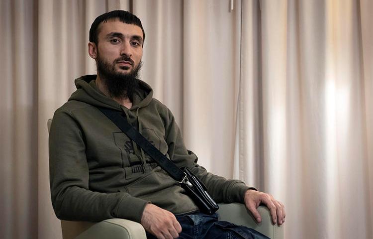 Чеченский блогер Тумсо Абдурахманов 14 ноября 2018 года в Польше. На него было совершено нападение, которое его брат назвал попыткой покушения. (Ассошиэйтед Пресс/Франческа Эбель)