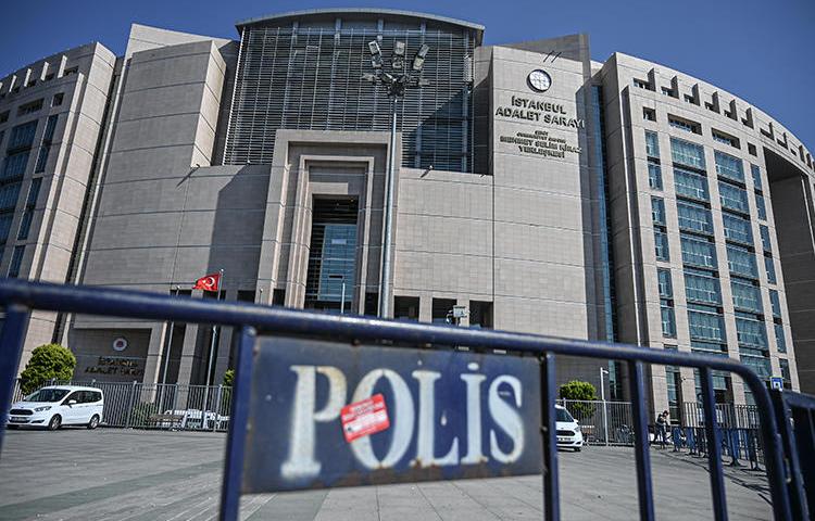 An Istanbul court is seen on September 18, 2019. Turkish authorities recently arrested journalists Barış Terkoğlu and Hülya Kılınç. (AFP/Ozan Kose)