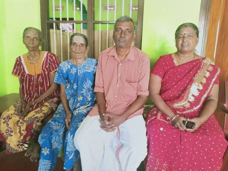 The Paranirupasingham family remembers Devakumar, who was one of the few remaining journalists reporting from the Jaffna peninsula when he was killed in 2008. (CPJ/ Aliya Iftikhar)