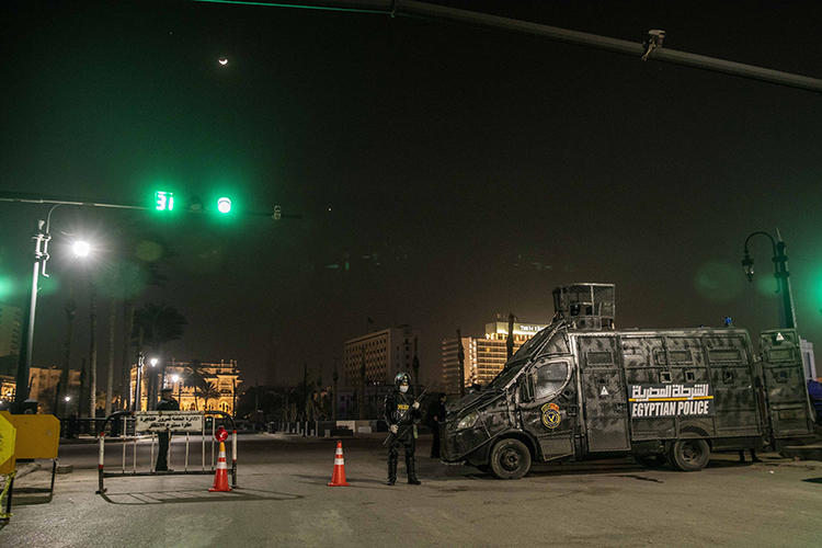 Security forces are seen in Cairo, Egypt, on March 29, 2020. Authorities recently blocked the Darb news website throughout Egypt. (AP/Nariman El-Mofty)