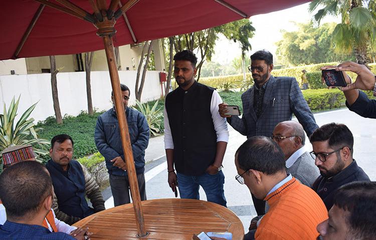 Akash Yadav, center, a Varanasi-based journalist with Hindi daily Dainik Bhaskar spoke to CPJ India Correspondent Kunal Majumder about being a victim of both local police and a private hospital lobby. (Somi Das)