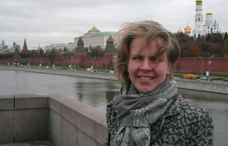 Headshot of Finnish journalist Anna-Lena Laurén