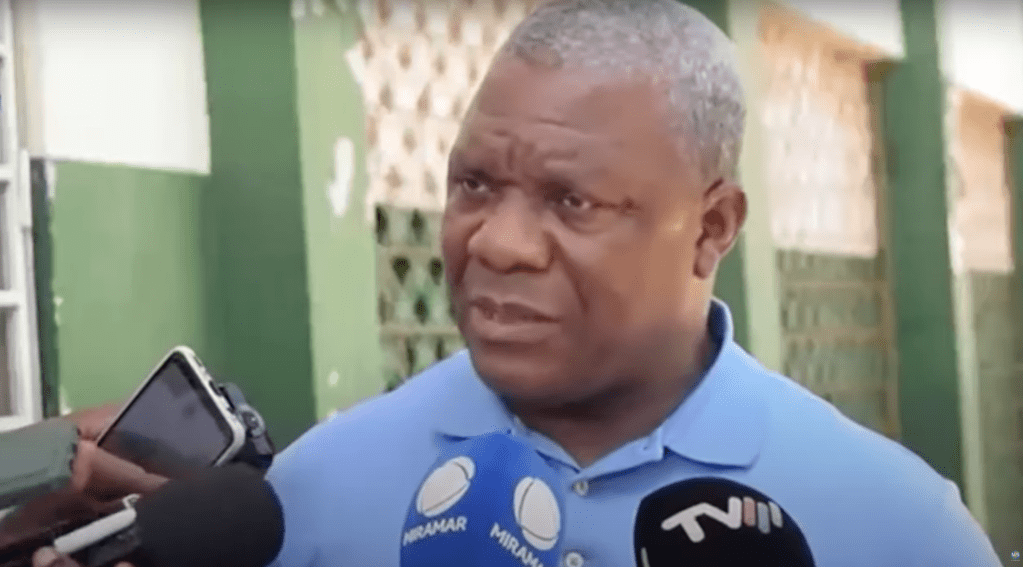 In a public address on February 17, Mozambique Governor-of Cabo Delgado Valige Tauabo accused journalists of colluding with terrorists. (Screenshot: MSTv Quelimane/YouTube)