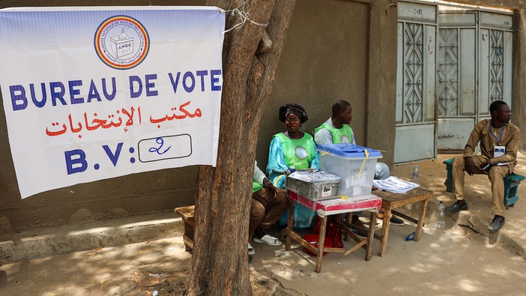 Chad electoral workers