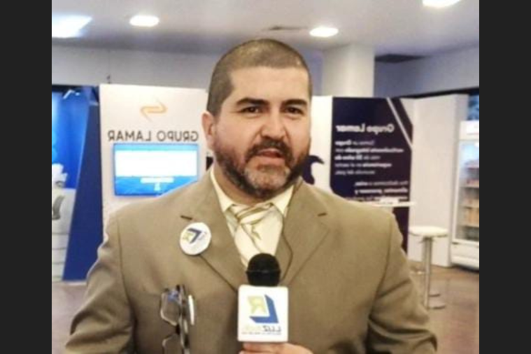 Journalist Leandro Palmar (pictured here) and assistant Belises Salvador Cubillán were detained January 9 in the western city of Maracaibo while covering anti-government protests. (Photo: Courtesy of the National Association of Journalists)