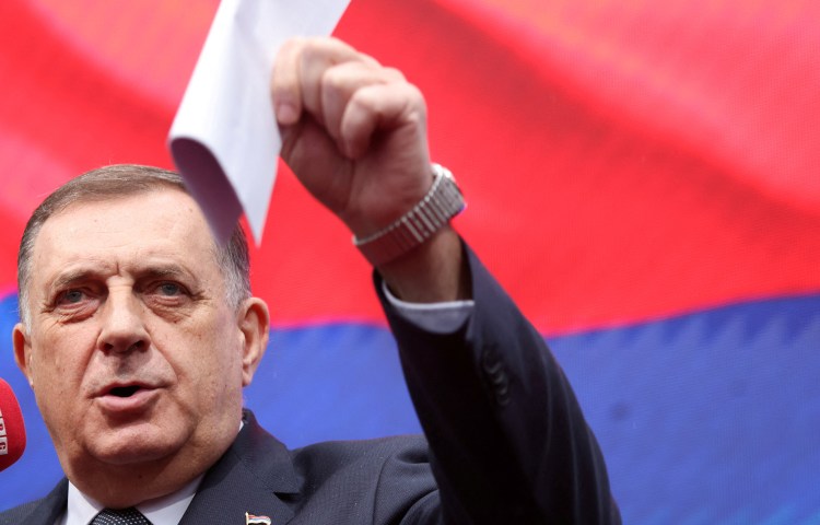 President of Republika Srpska (Serb Republic) Milorad Dodik addresses his supporters reacting to a court decision on charges that he defied rulings by an international peace envoy, in Banja Luka, Bosnia and Herzegovina, February 26, 2025.