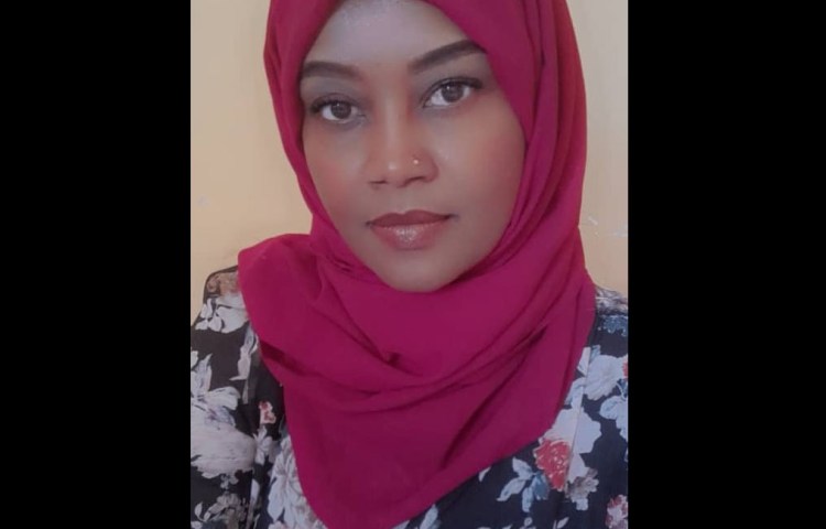 Journalist Emtithal Abdel Fadil headshot