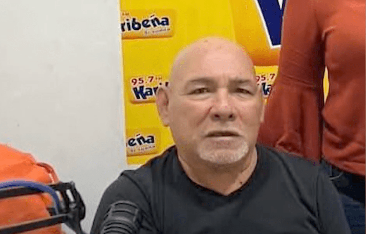 Hora Cero (Zero Hour) host Raúl Celis López