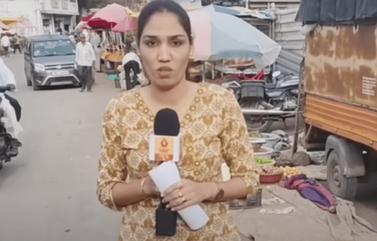 Journalist Sneha Barve was attacked while reporting on alleged illegal construction in Pune, Maharashtra, on July 4, 2025. (Screenshot: Samarth Bharat Pariwar/YouTube)
