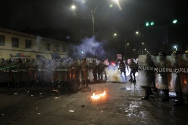 Police officers shot rubber pellets, tear gas, and threw rocks as they sought to disperse protests on September 20 and 21 against Peruvian President Dina Boluarte, according to a report by the National Association of Journalists of Peru. (Photo: Reuters/Sebastian Castaneda)