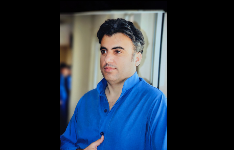 Journalist Sherwan Sherwani at a correctional facility in Erbil.